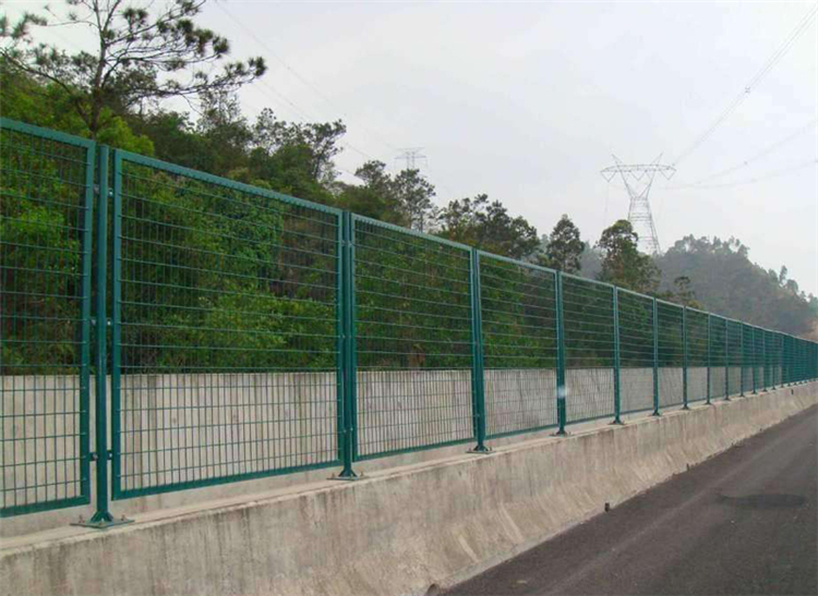 陕西框架公路护栏网图片4