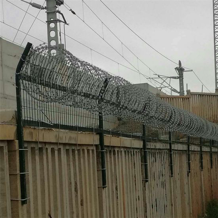 安徽加高防护栅栏图片2