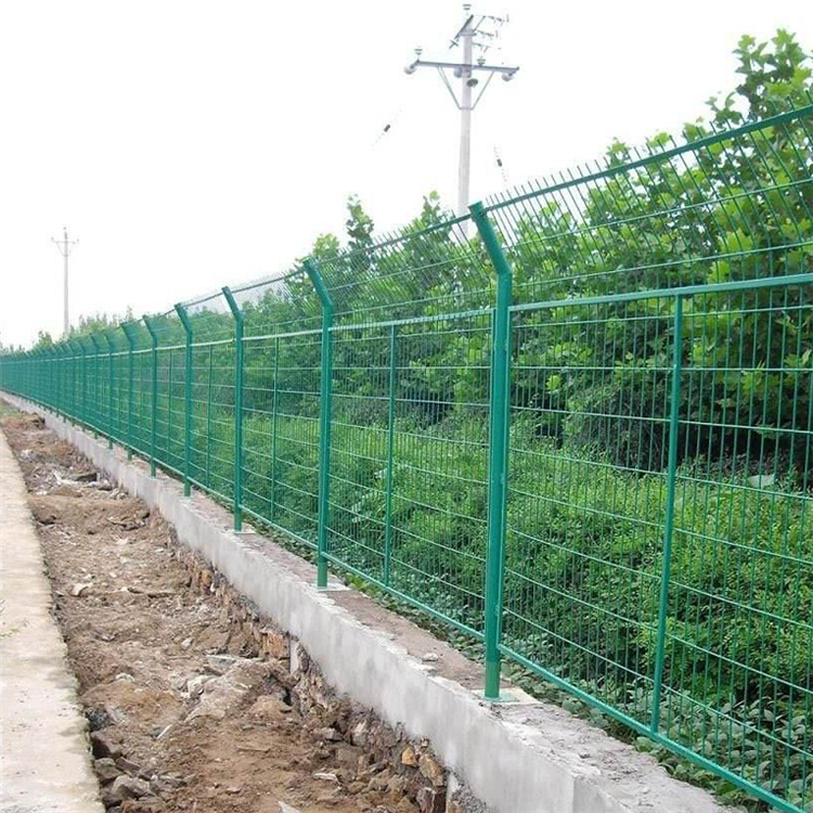 公路护栏网图片1