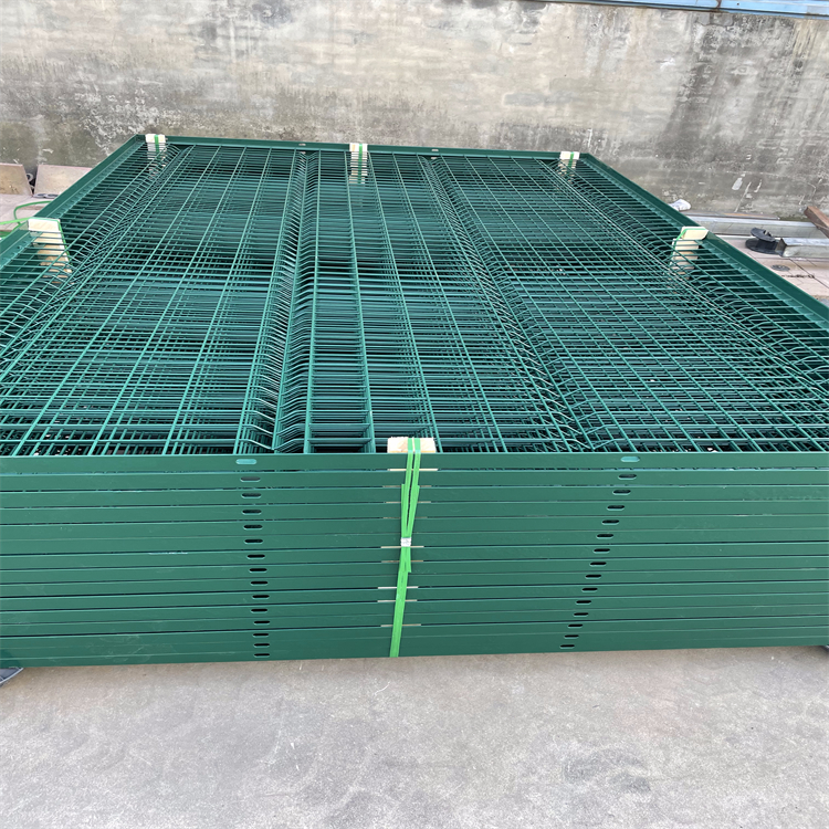 机场隔离网围栏现场施工图片2