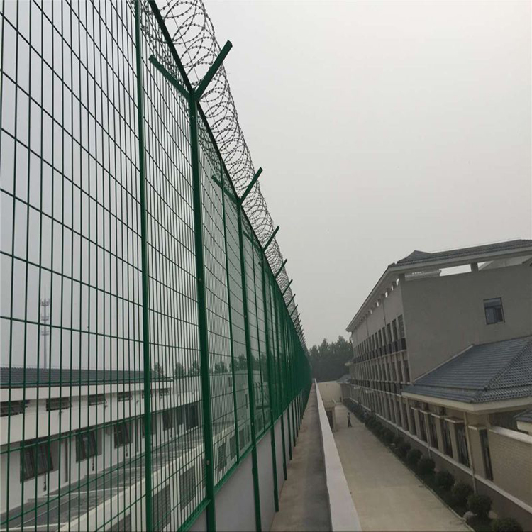 安徽 巡逻道铁丝围栏网图片2