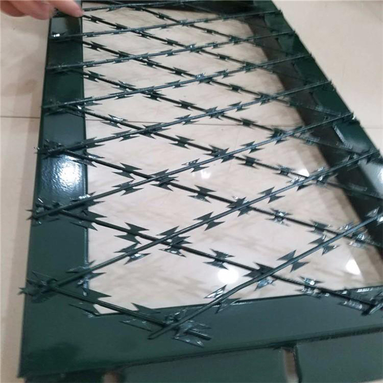 监狱焊接刀片隔离网不锈钢刀刺