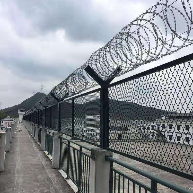 监狱钢板菱形网孔钢网墙